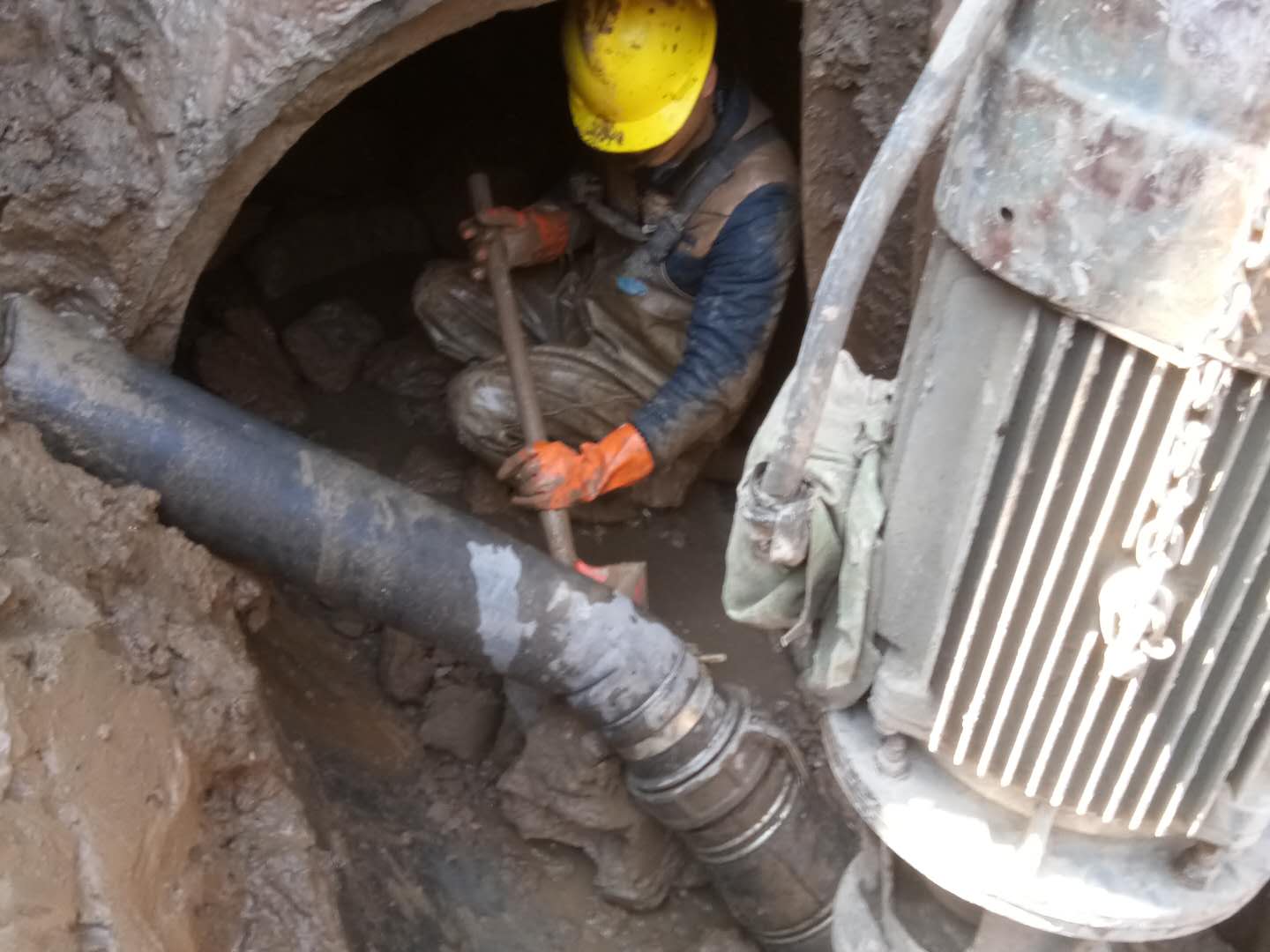 堆龙德庆管道清淤